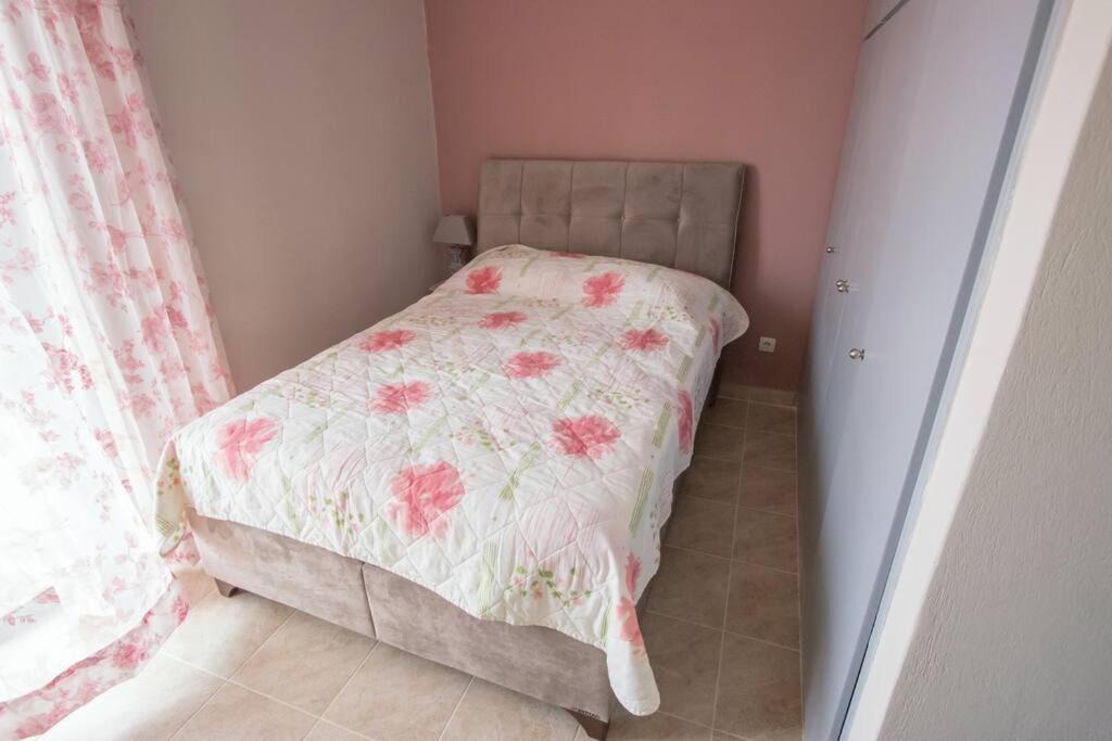 Photo of Bedroom in Kamena Vourla