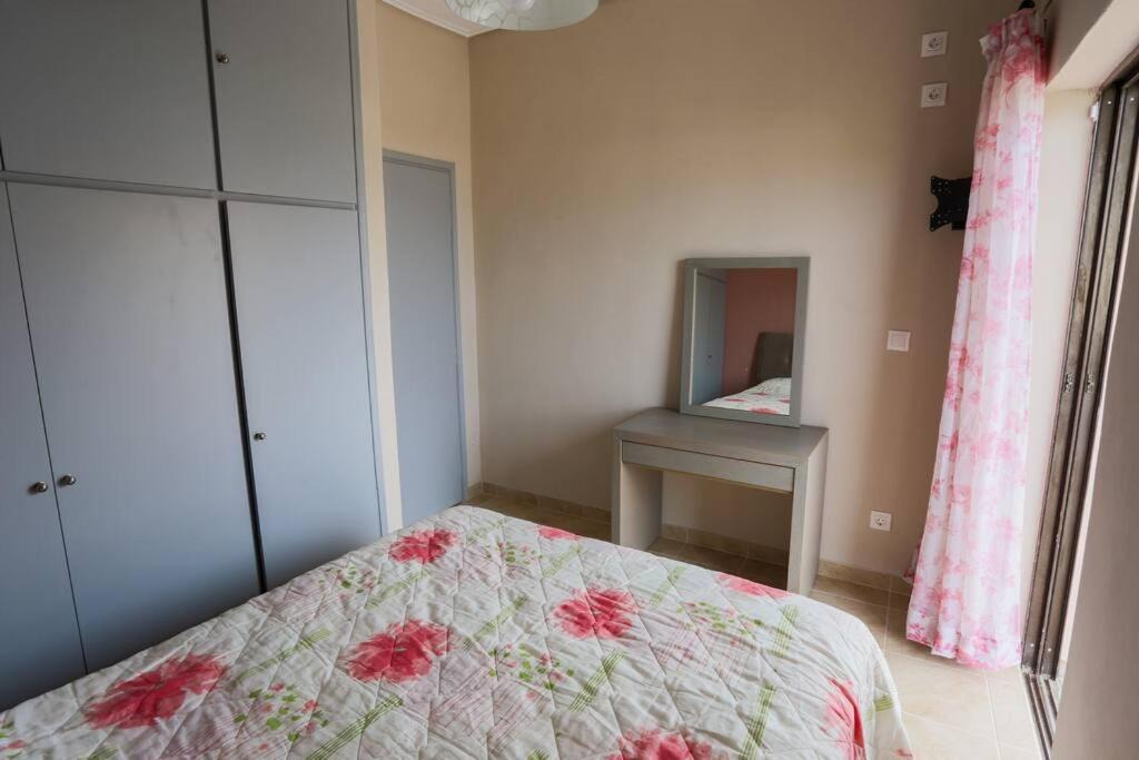 Photo of Bedroom in Kamena Vourla