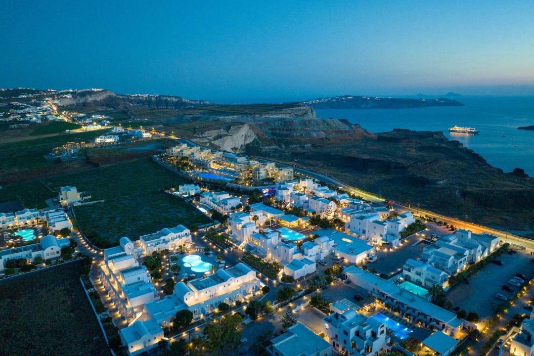 Photo of Others in Fira