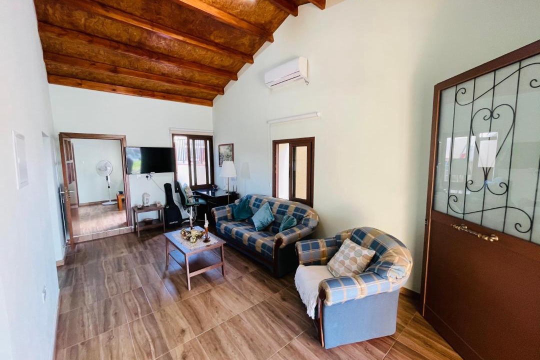Photo of Livingroom in Dherynia