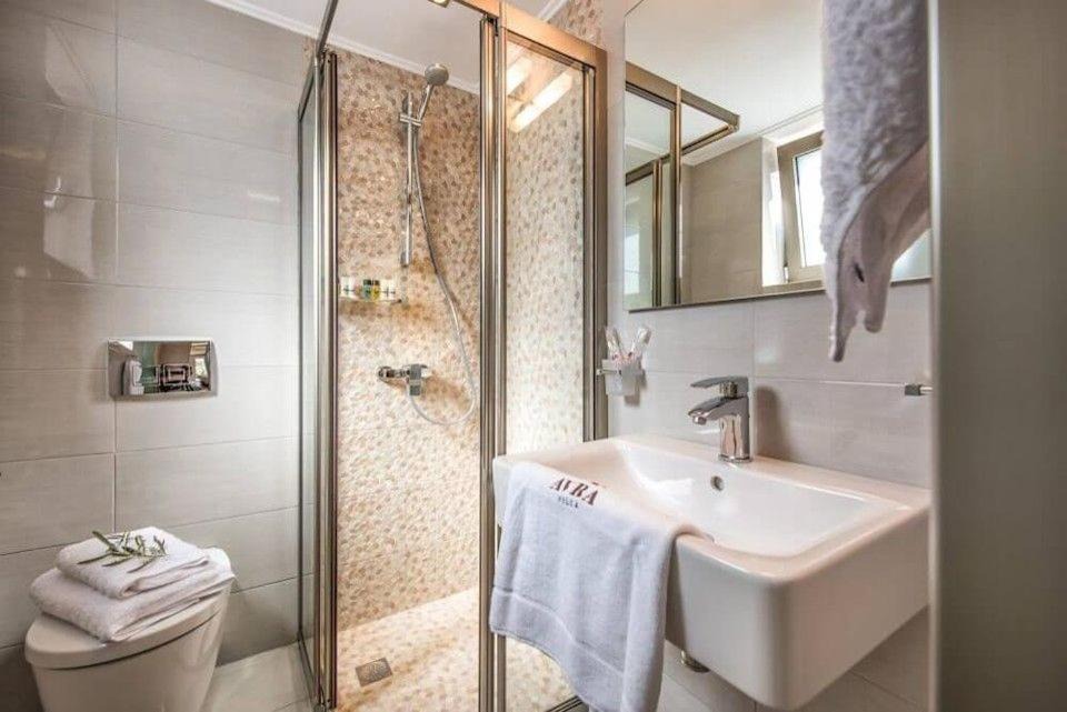 Photo of Bathroom in Limni Keri