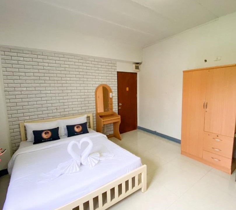 Photo of Bedroom in Khlong Kluea