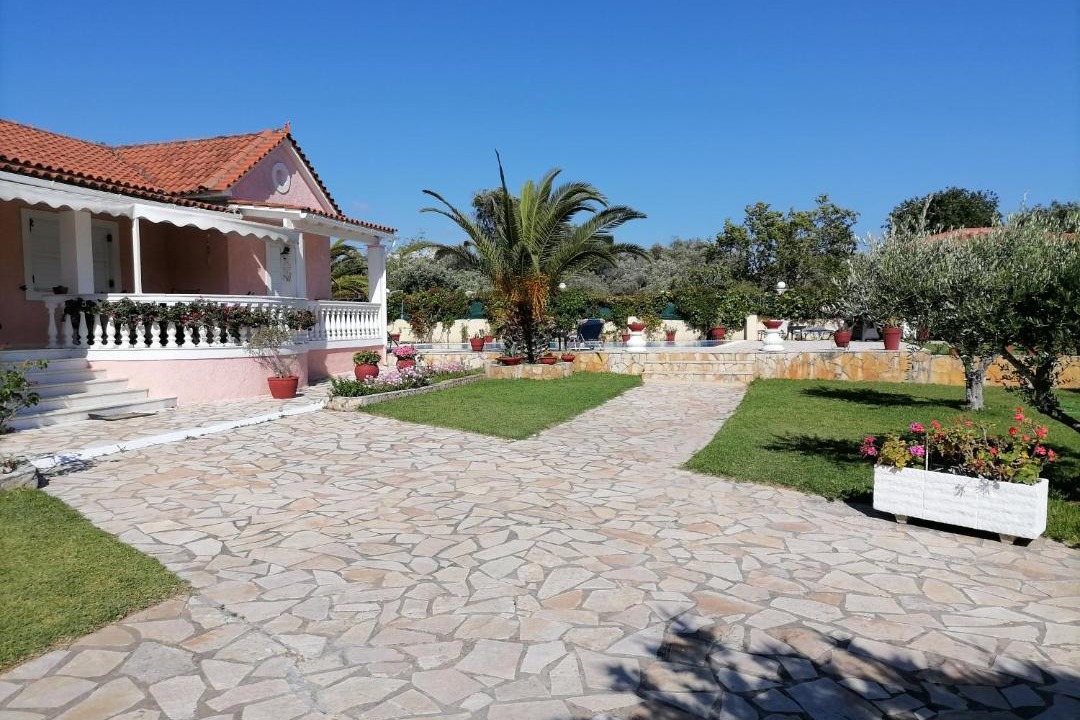Photo of Buildings in Dafnata