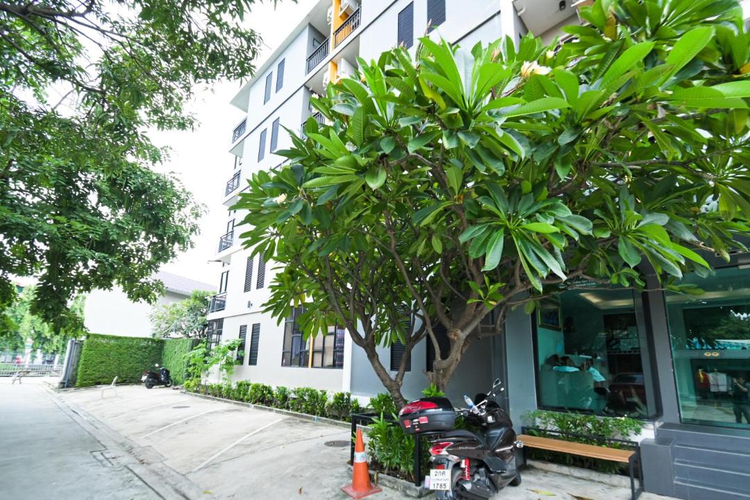 Photo of Others in Samsen Nok