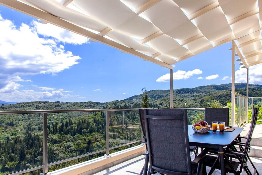 Photo of Patio Balcony in Apolpaina