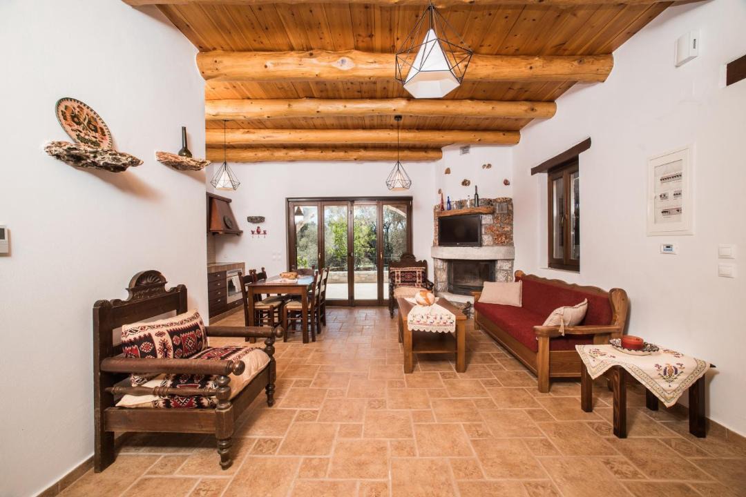 Photo of Livingroom in Aradena