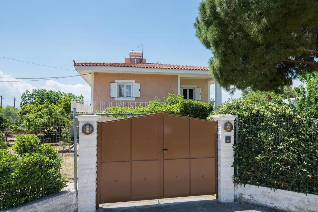 Photo of Buildings in Eretria