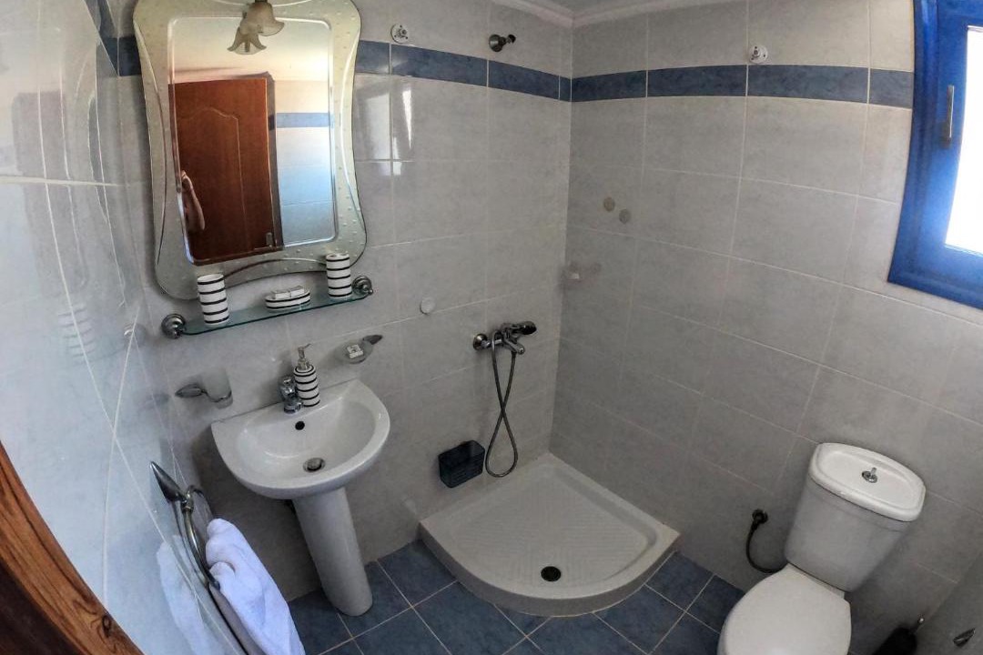 Photo of Bathroom in Pedi