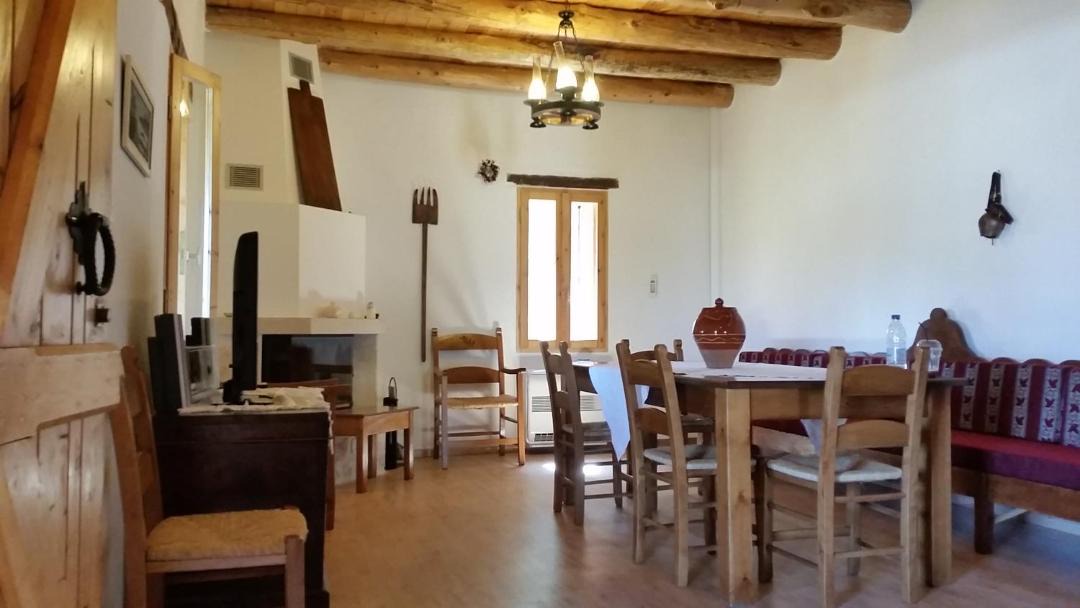 Photo of Livingroom in Aradena
