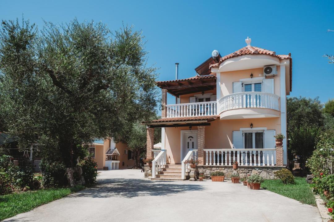 Photo of Buildings in Tsilivi