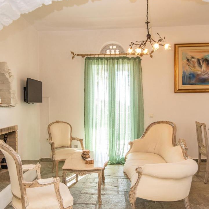 Photo of Livingroom in Tinos Town