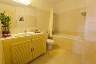 Photo of Bathroom in Tuol Kouk