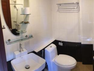Photo of Bathroom in Wong Sawang