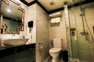 Photo of Bathroom in Thanon Phaya Thai