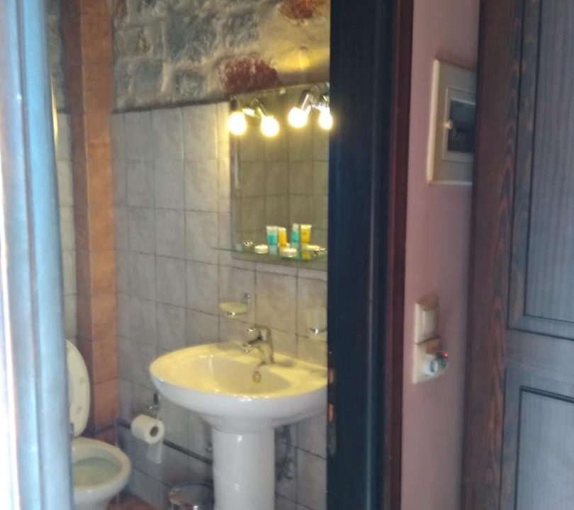 Photo of Bathroom in Charouda
