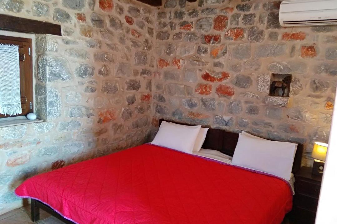 Photo of Bedroom in Charouda