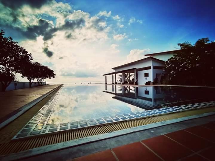 Photo of Buildings in Khanom
