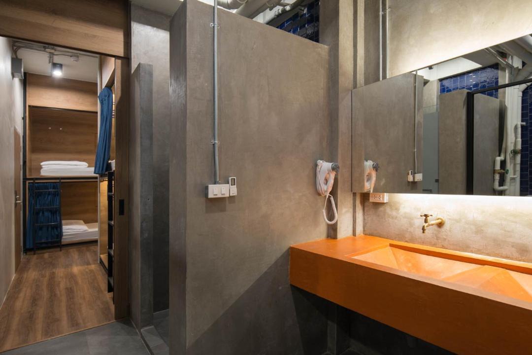 Photo of Bathroom in Thanon Phaya Thai