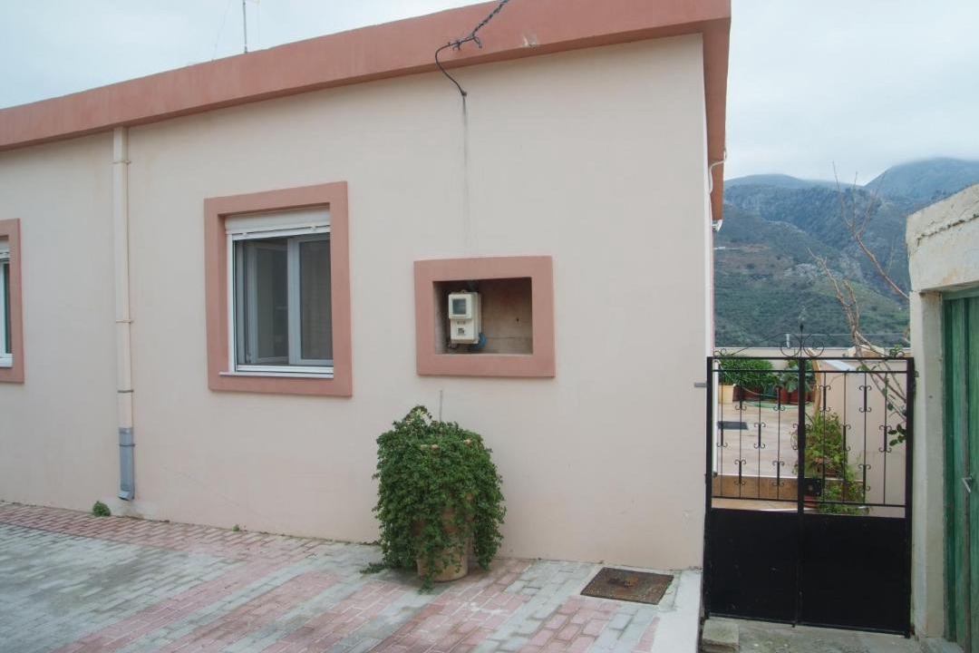 Photo of Buildings in Tourloti