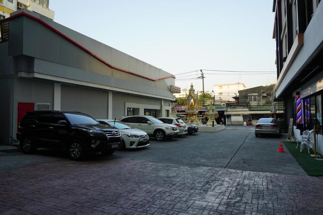 Photo of Others in Phlabphla