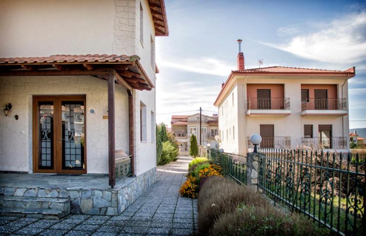 Photo of Buildings in Arnissa