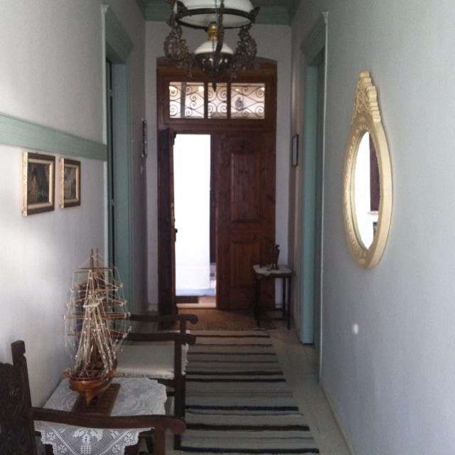 Photo of Others in Glossa