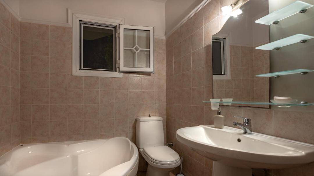 Photo of Bathroom in Akrotiri
