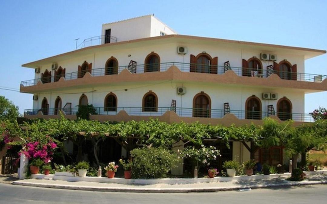 Photo of Others in Minothiana