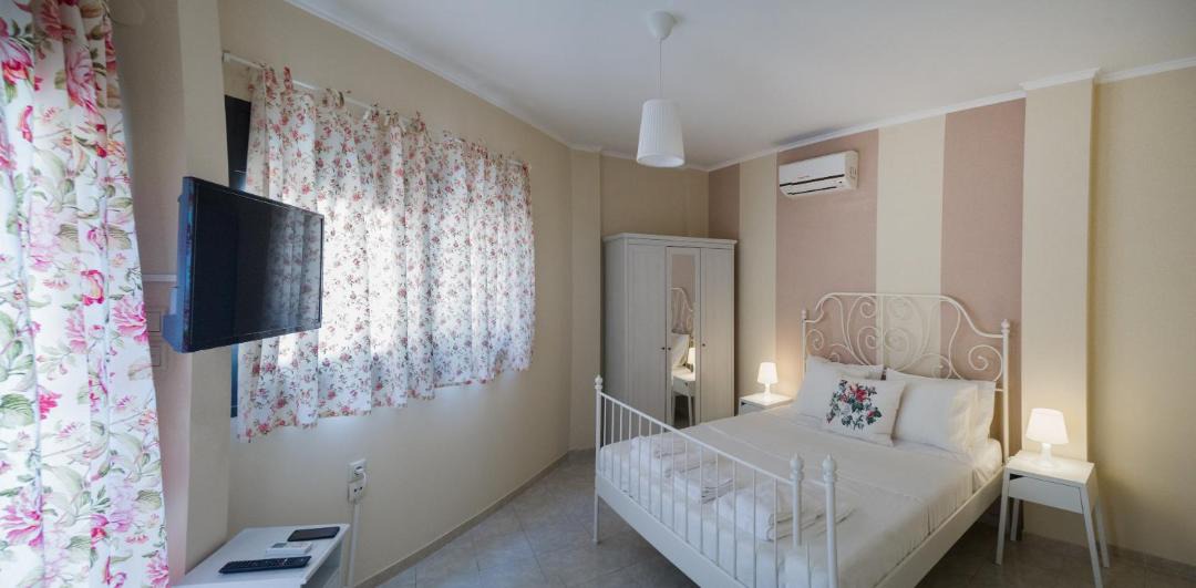 Photo of Bedroom in Plataria