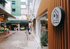 White House Hostel @ Pratunam