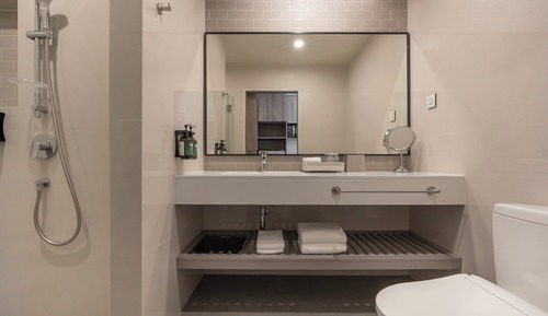 Studio Suite, 1 Queen Bed, Kitchen
