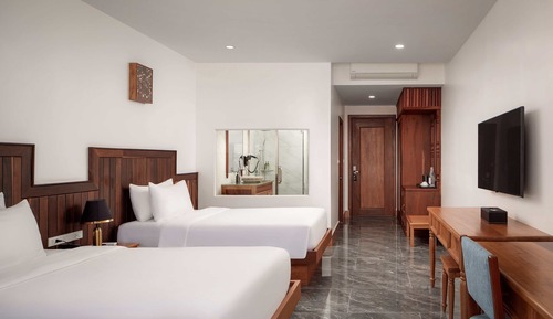 Deluxe Twin Room with Balcony