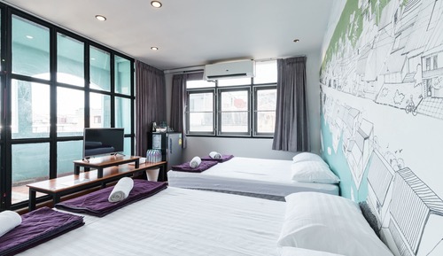 [C] Glasshouse &amp; bathroom comfy bed with soft pillow