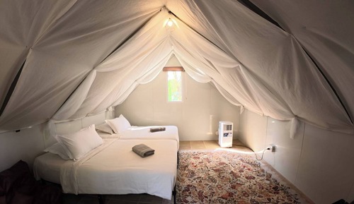 Triangle House (Shared Bathroom)