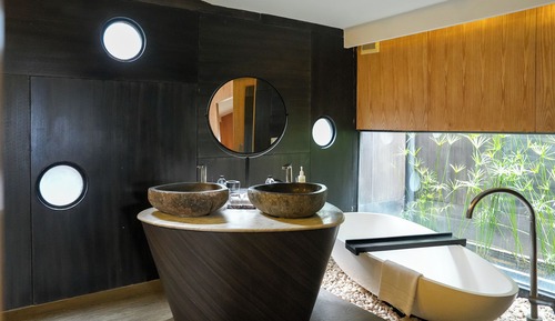 XFloat Luxe Cabin with private kayak