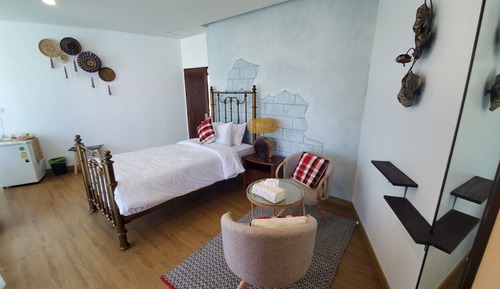 Young Farmer (Twin Bed)
