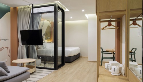 Classic Room, 1 King Bed, Non Smoking, Ensuite