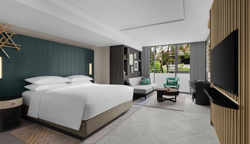 Studio Suite, 1 King Bed, Club Lounge Access