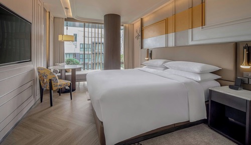 Deluxe Room, 1 King Bed with Sofa bed