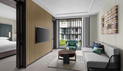 Studio Suite, 1 King Bed, Club Lounge Access
