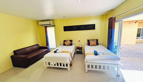 Standard Twin Room