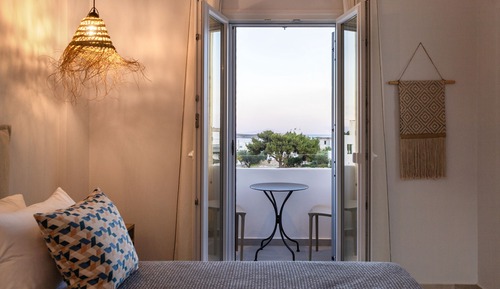 Deluxe Apartment, 1 Queen Bed with Sofa bed, Partial Sea View
