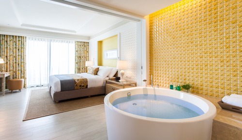 Suite, 1 Bedroom, Pool View