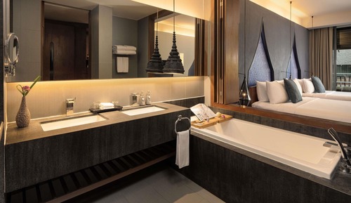 Deluxe Family Room, 1 King Bed & 1 Queen Bed