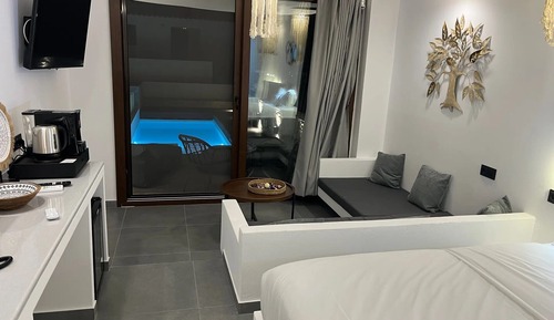 Junior Suite Private Pool