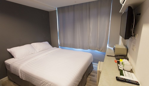 Standard Room, 1 Queen Bed