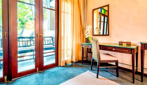 Smile Grand Deluxe Double Bedroom with Balcony