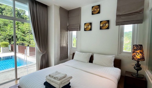 Deluxe Condo, 2 Bedrooms, Pool Access