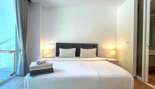 Luxury Condo, 2 Bedrooms, Pool Access