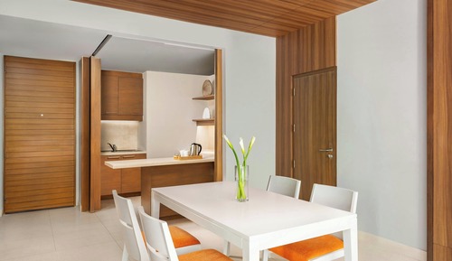 Suite, 1 Bedroom, Balcony, Garden View (Corner)